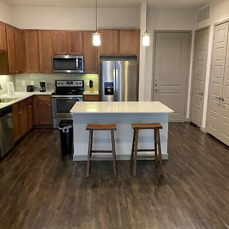 Downtown Living 1Br W/ Free Parking Garage Apartment Houston Bagian luar foto