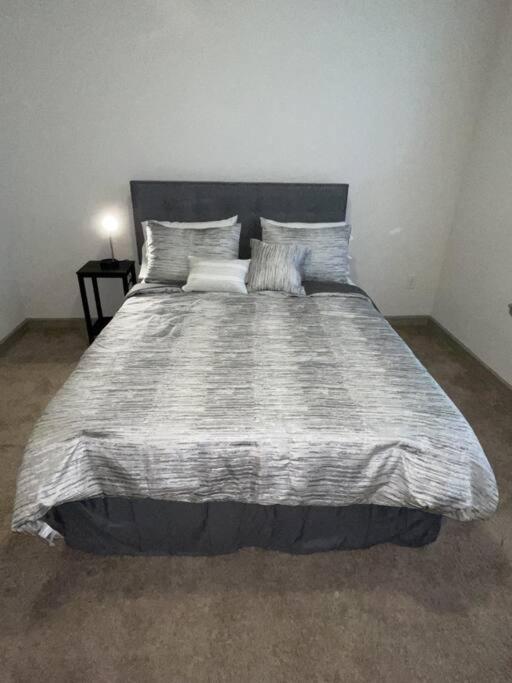 Downtown Living 1Br W/ Free Parking Garage Apartment Houston Bagian luar foto