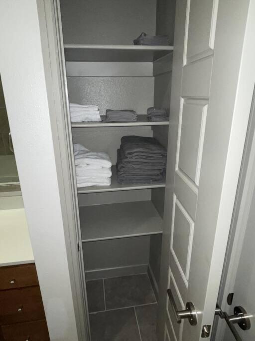 Downtown Living 1Br W/ Free Parking Garage Apartment Houston Bagian luar foto